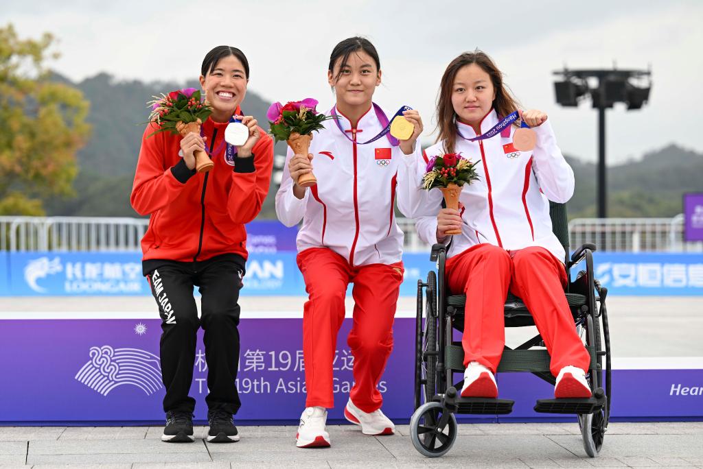 女子マラソンスイミングで中国の呉姝彤選手が金メダル　杭州アジア大会