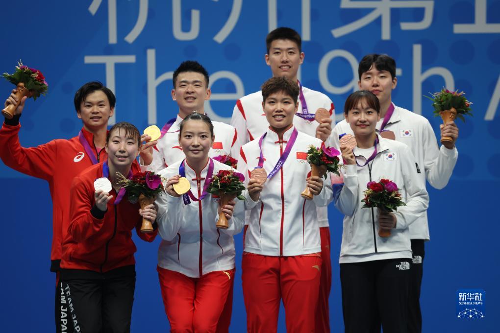 杭州アジア大会バド混合ダブルスで中国が金メダル　日本は銀