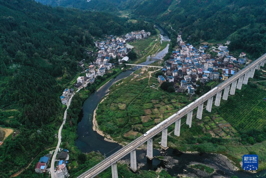 貴広高速鉄道が今月11日から最高時速300キロで運行へ