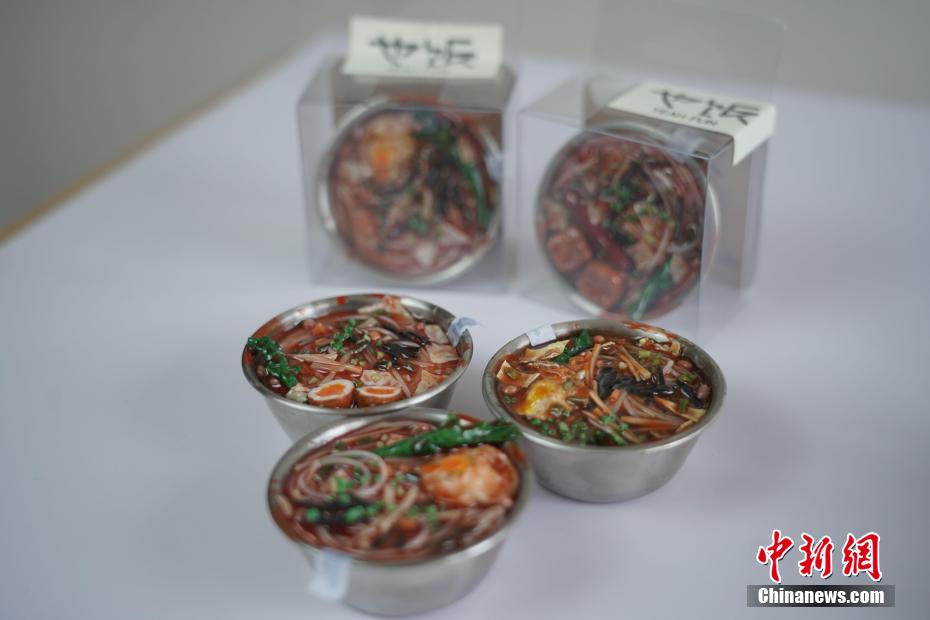 本物ソックリ！粘土で作ったミニチュア「タニシ麺」　広西柳州
