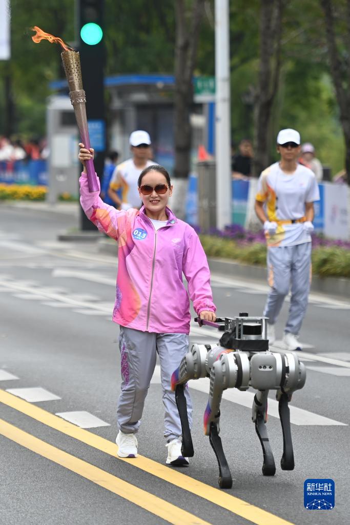 杭州アジアパラ競技大会の聖火リレーがスタート　浙江省