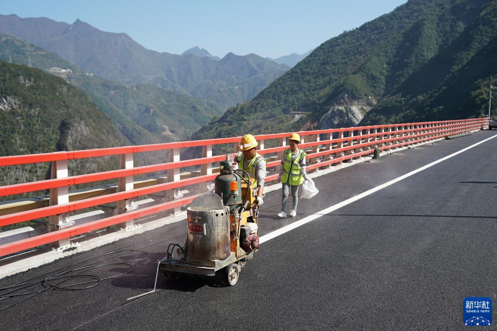巫鎮高速道路が近く開通　陝西省と重慶市を繋ぐ高速道路の新ルートに
