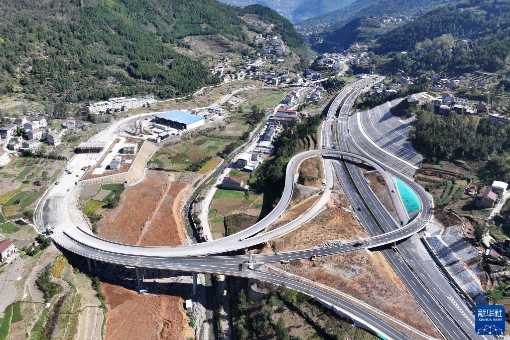 巫鎮高速道路が近く開通　陝西省と重慶市を繋ぐ高速道路の新ルートに