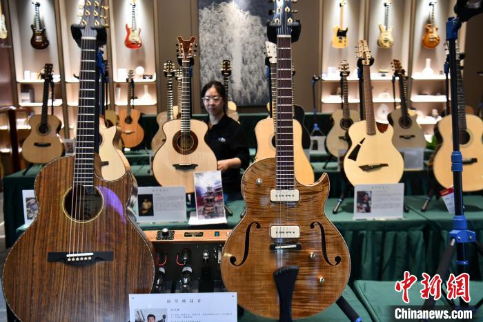 「ギター博物館」がオープン！逸品のギター500本以上を収蔵　四川省