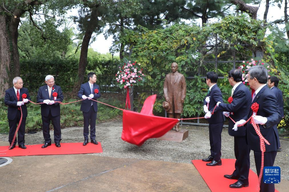 日本の福岡県北九州市で孫文像の除幕式