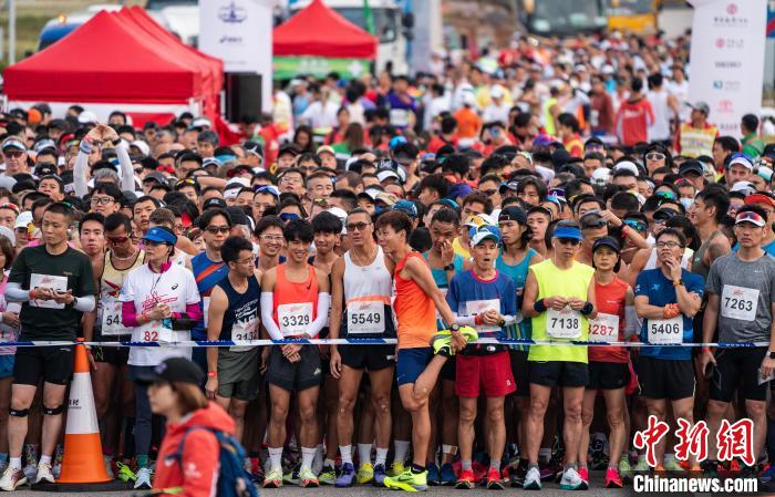 第1回港珠澳大橋香港区間ハーフマラソンが開催　香港特区