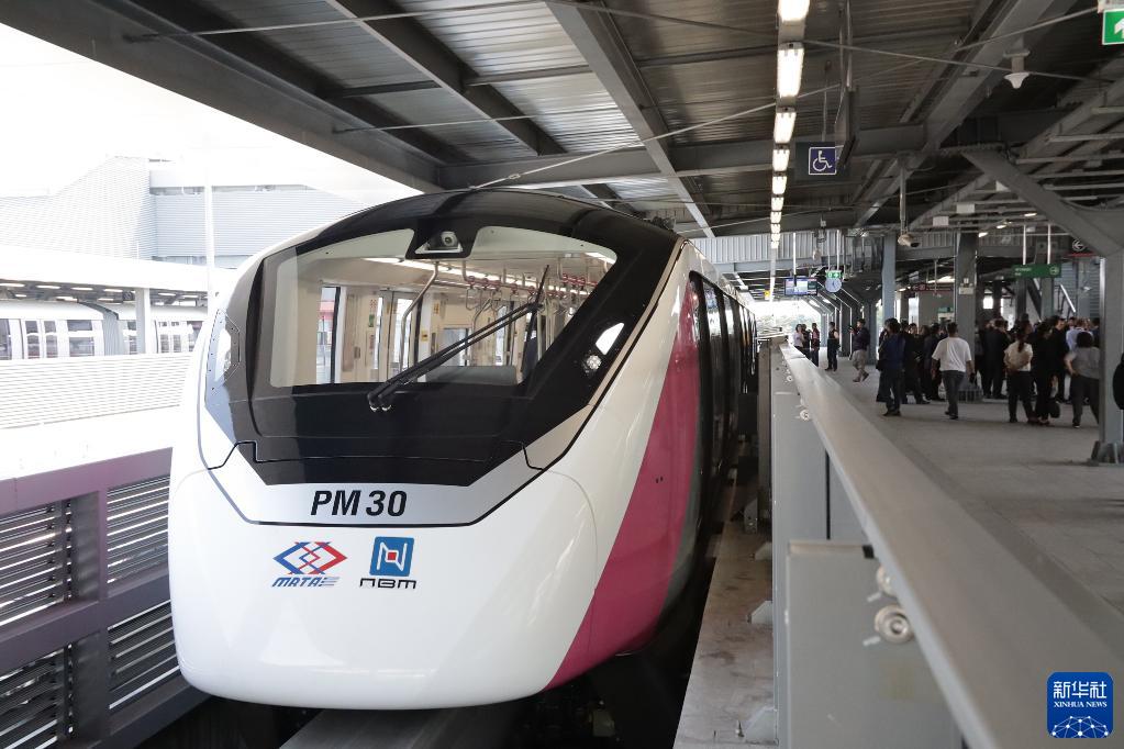 中国とタイの合同建設によるモノレール新線「ピンクライン」の試運転開始