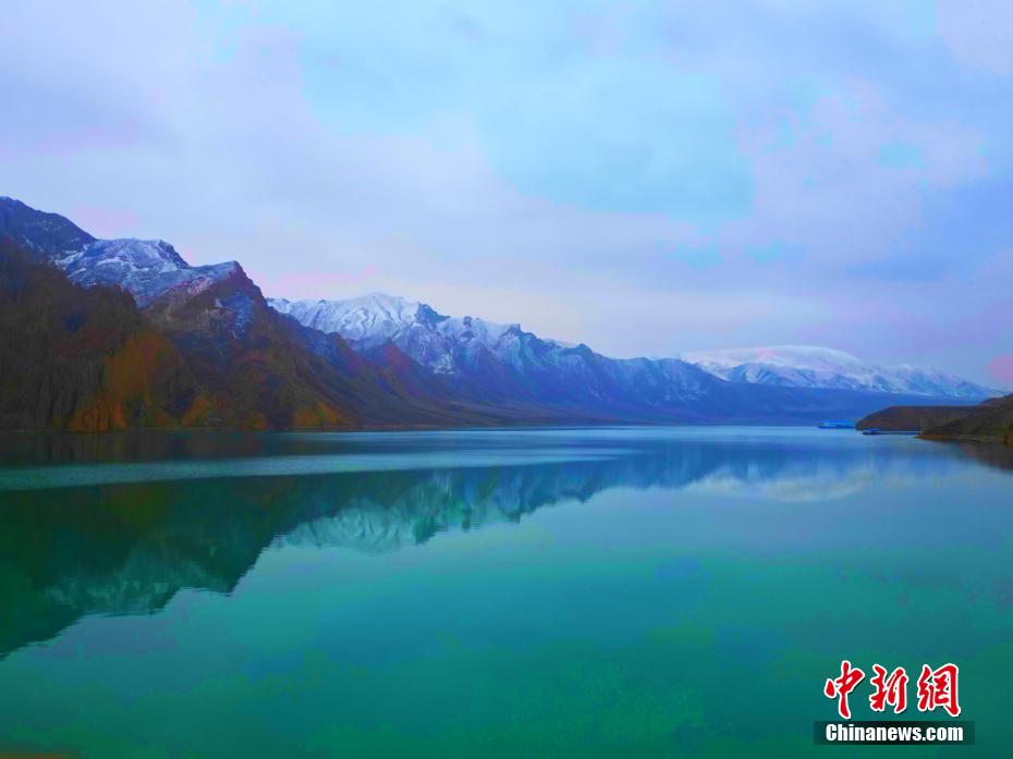 努爾加大峡谷の冬景色　新疆・昌吉