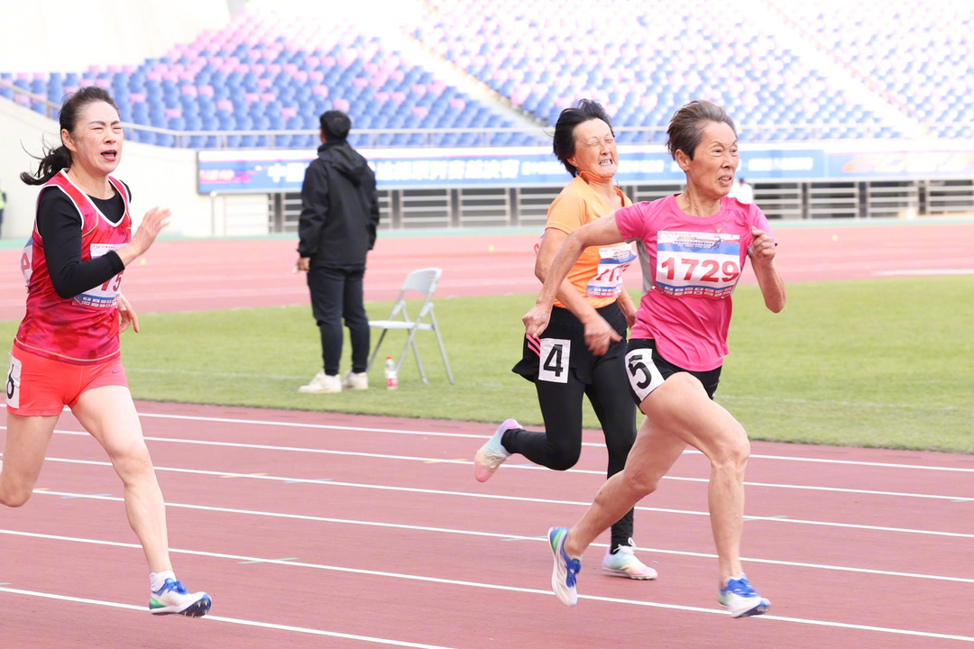 72歳女性が100メートル競走で16秒90をマーク　浙江省