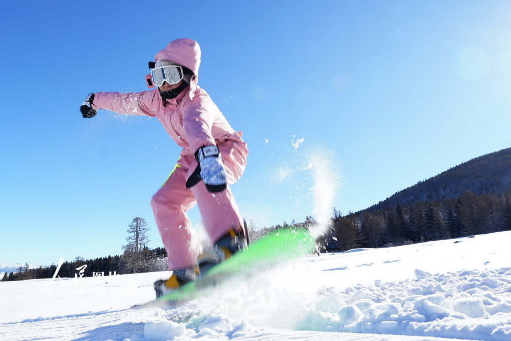 哈密冬季氷雪カーニバルが開幕　新疆