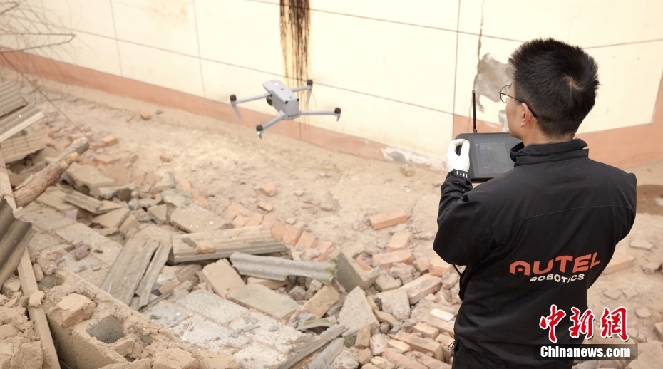 地震被災地の現地調査に活躍するドローン　甘粛省