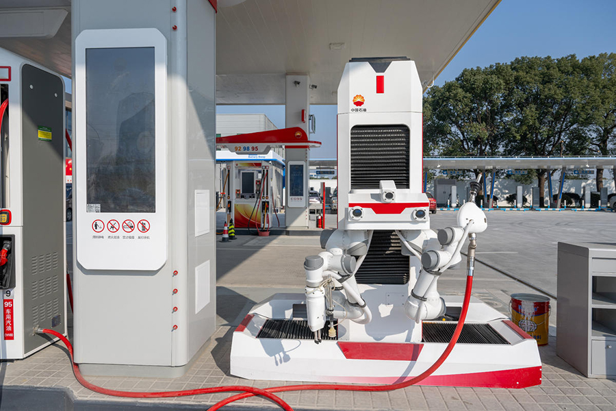 江蘇省、スマート給油ロボットが稼働開始