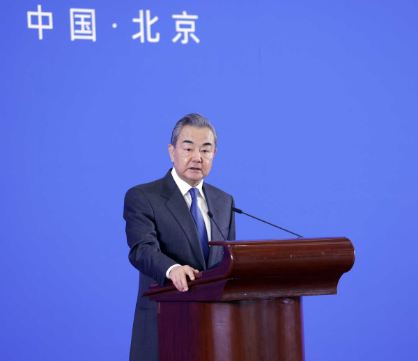王毅氏、中国外交の6つの断固たる選択を語る