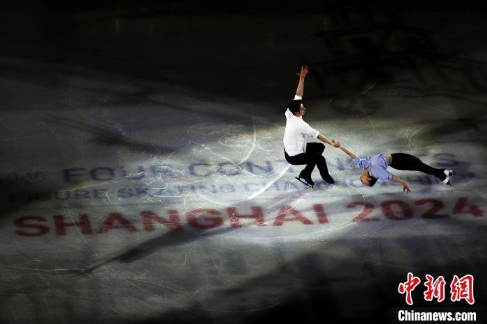 華やかなエキシビションの演技で観客を魅了　四大陸フィギュアスケート選手権