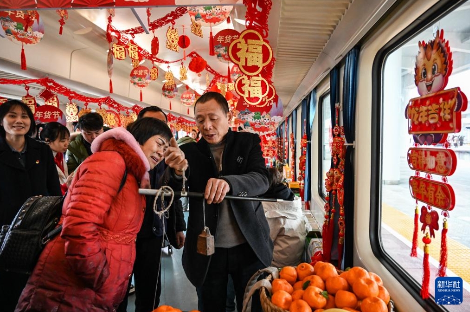 列車で「年越し用品マーケット」