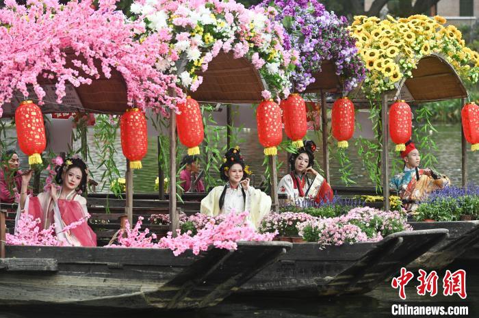 広州で「水上花市」が開幕　広東省