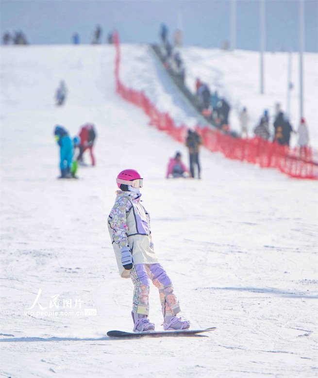春節連休はアイス・スノースポーツを楽しもう　新疆・昌吉