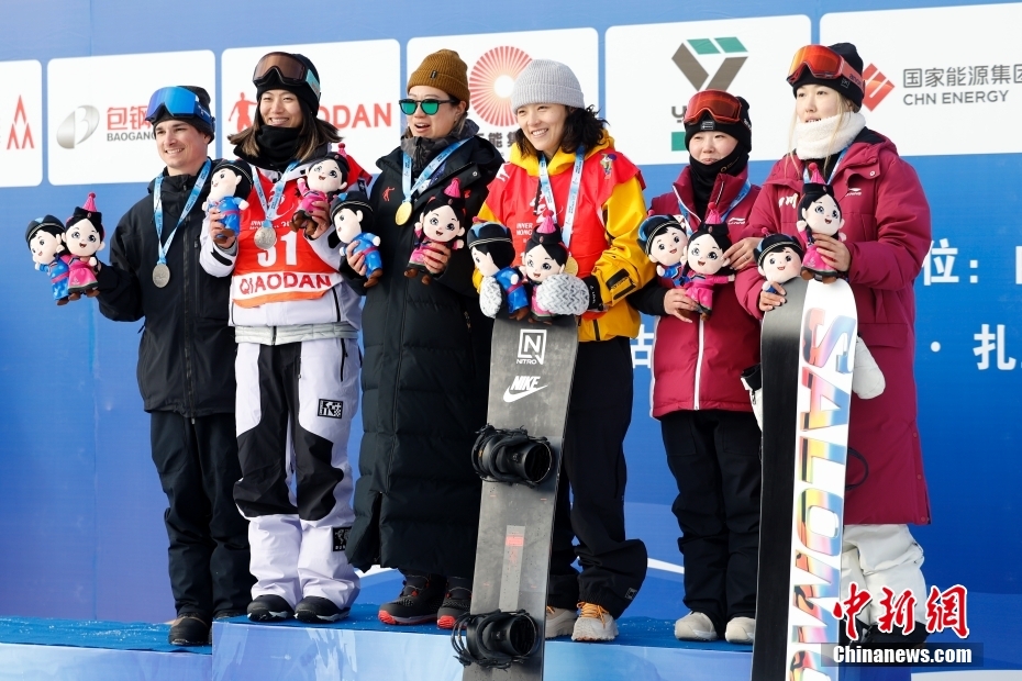 女子スノボハーフパイプで黒竜江省の選手がワンツーフィニッシュ　第14回全国冬季運動会