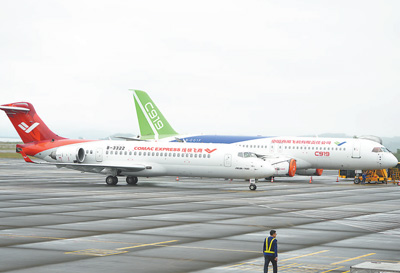 【音声ニュース】中国初の国産大型旅客機「C919」とジェット機「ARJ21」が東南アジアで展示飛行