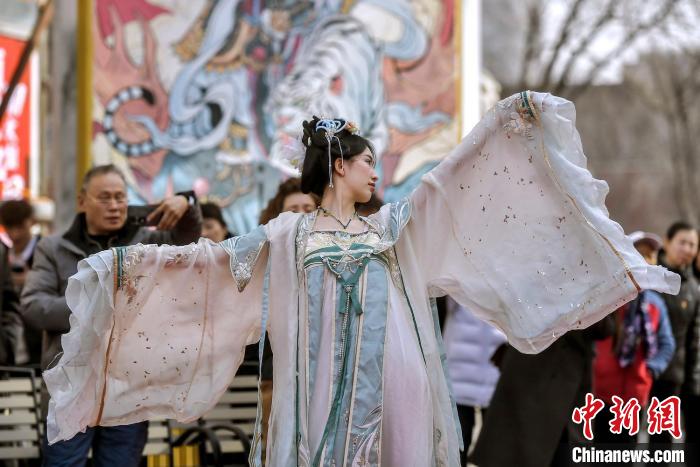 烏魯木斉で「二月二、竜抬頭」伝統文化公演　新疆