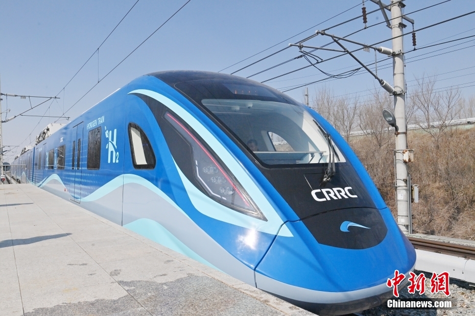 世界初となる水素エネルギー市内列車の走行試験が無事成功　吉林省長春