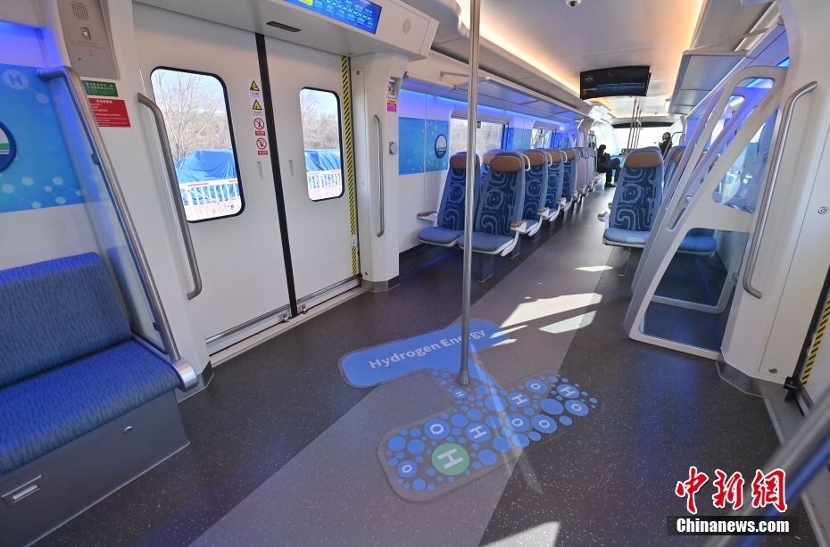 世界初となる水素エネルギー市内列車の走行試験が無事成功　吉林省長春
