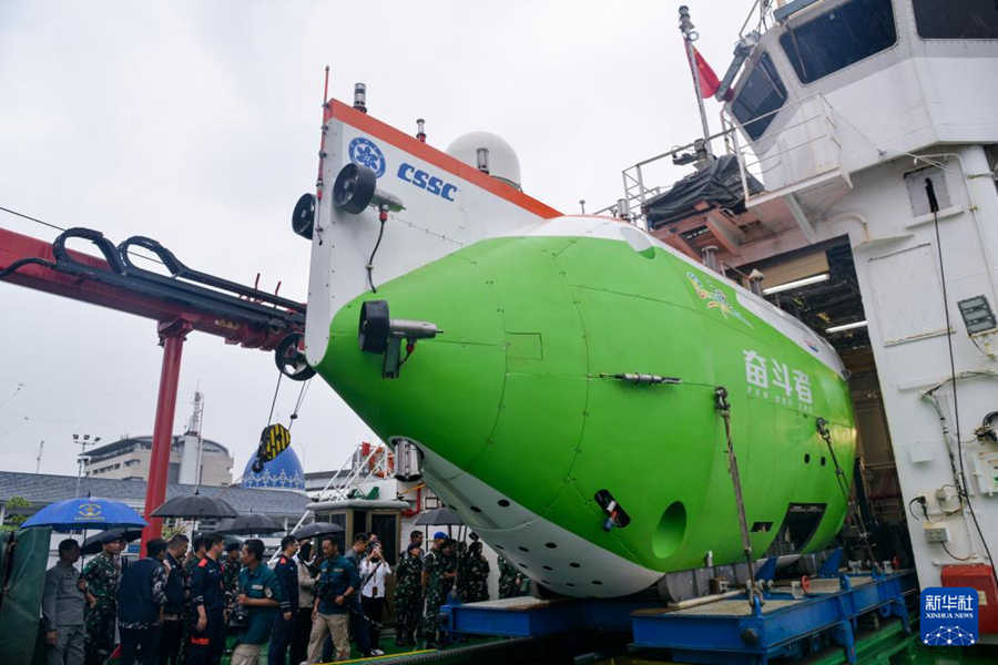 7178m！　中国とインドネシアが深海潜水新記録を達成
