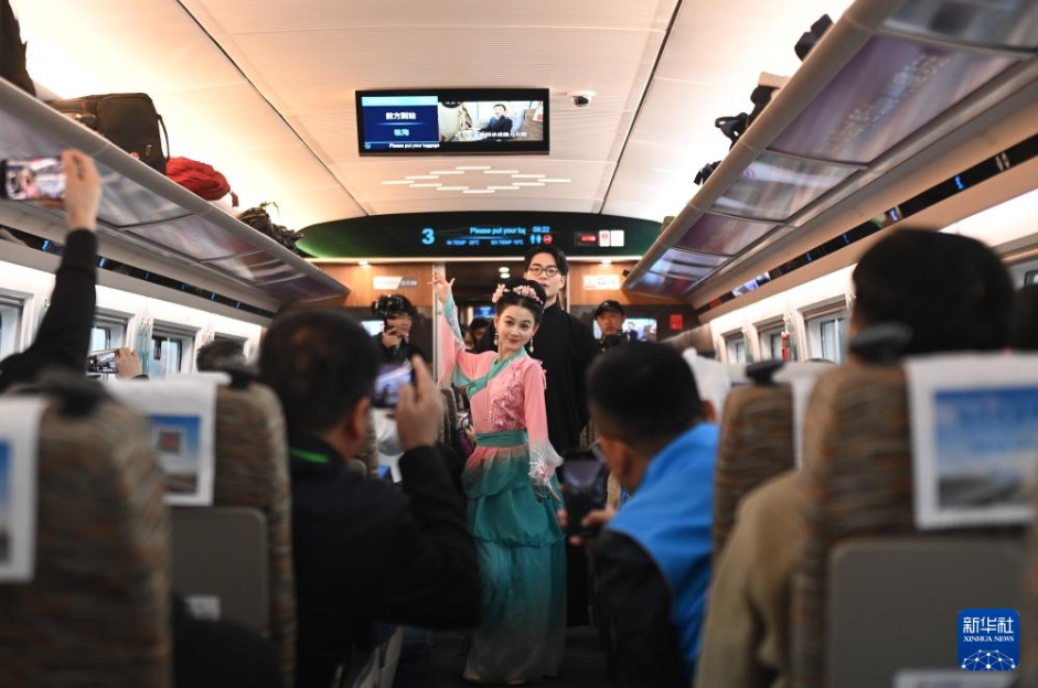 中国で初となる労働者療養休暇専用高速列車の運行スタート　浙江省