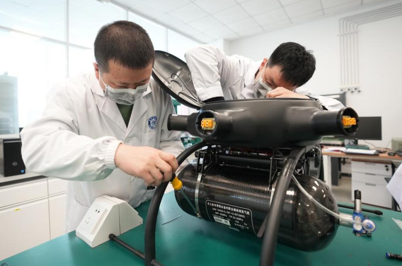 中国の科学者が新たな動力電源を開発、産業用ドローンの航続時間の難題を解決