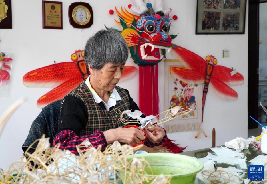 春が訪れ、凧の生産も繁忙期に　山東省濰坊