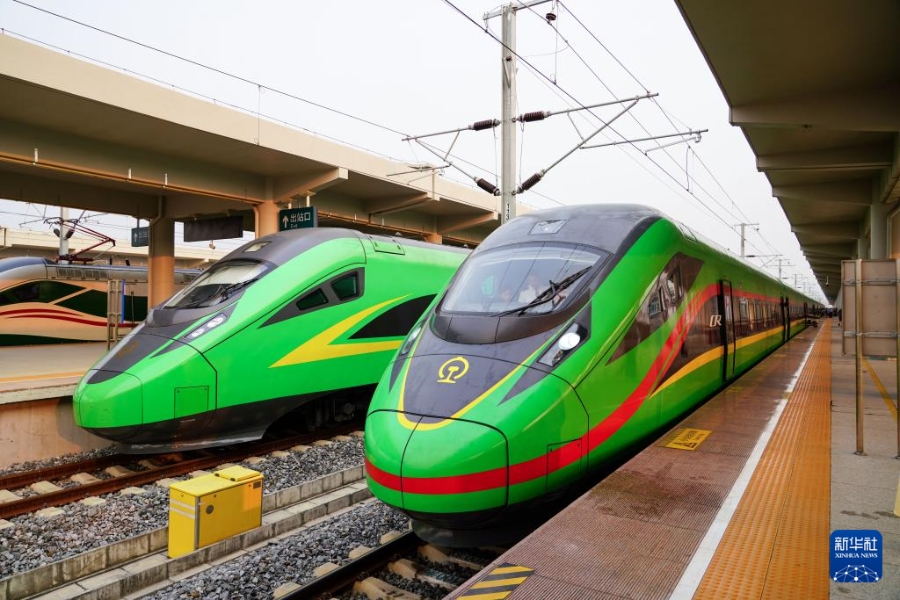 中国ラオス鉄道の国際旅客列車運行から4月13日で丸1年