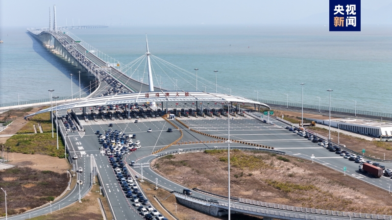 開通5年あまりで港珠澳大橋を通過した車両の数が1000万台を突破