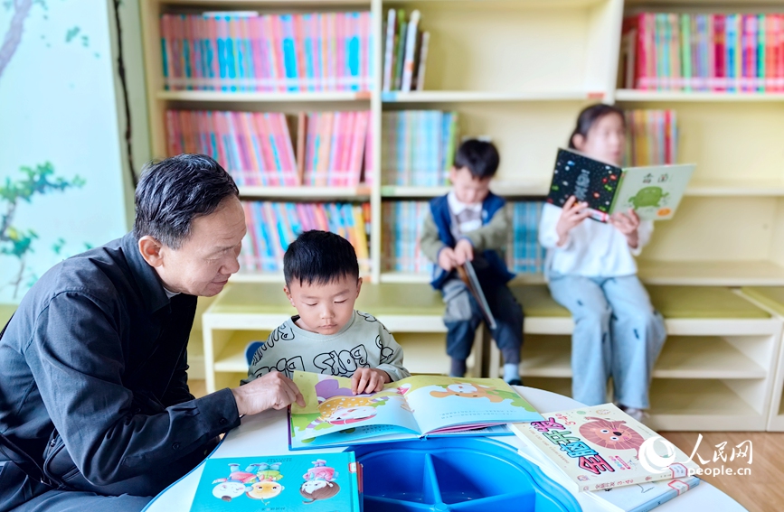 読書+テクノロジーで書物の香りを堪能する休日　河南省・開封