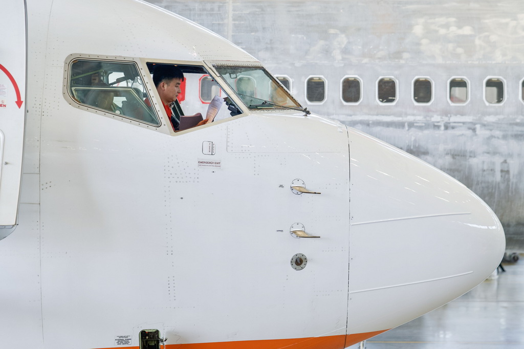 韓国チェジュ航空の航空機が海南自由貿易港でメンテナンス