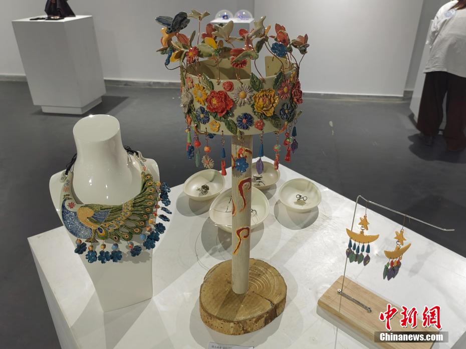 陶磁器アクセサリに見る中国の美　江西省