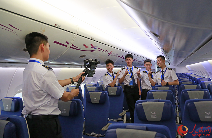 大型旅客機C919がキャンパスへ　中国独自開発の魅力を間近に体験する大学生