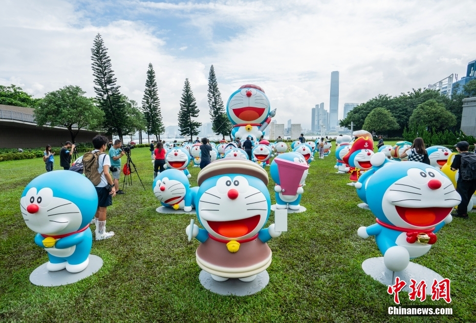 ドラちゃんがいっぱい！香港特区の公園で週末フラッシュモブ展