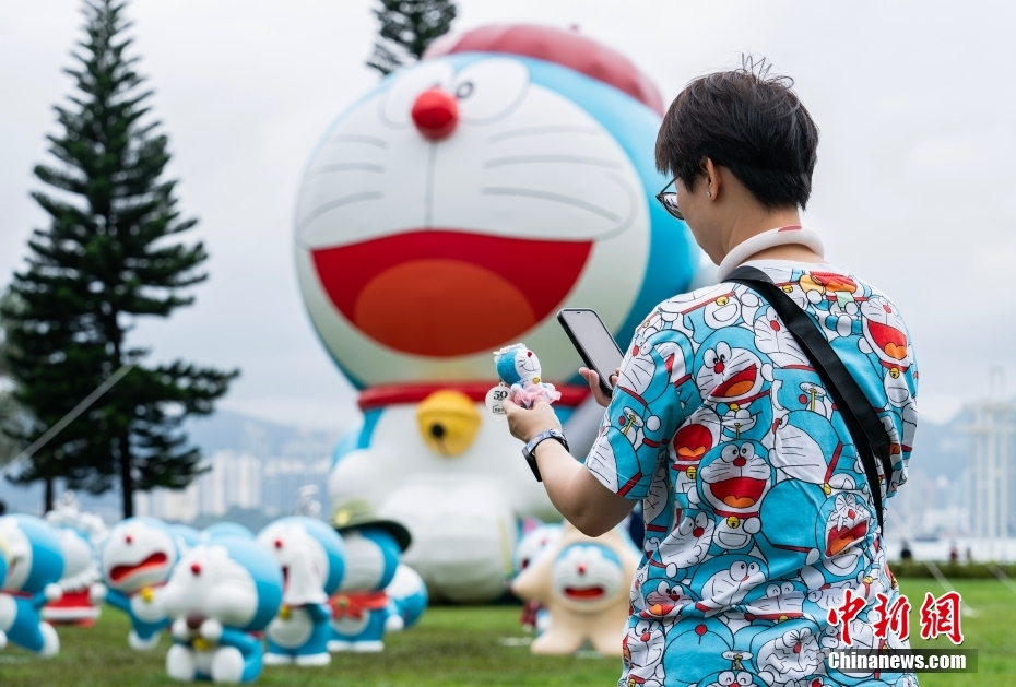 ドラちゃんがいっぱい！香港特区の公園で週末フラッシュモブ展