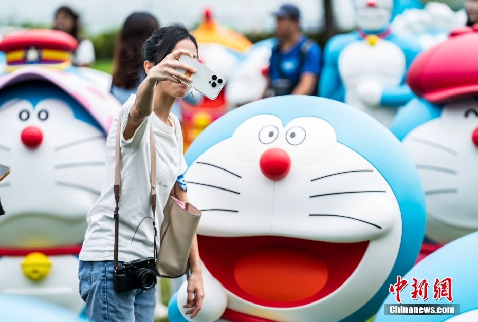 ドラちゃんがいっぱい！香港特区の公園で週末フラッシュモブ展