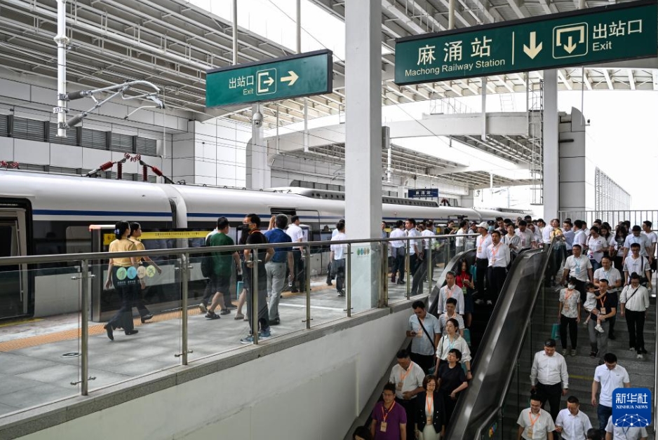 粤港澳大湾区最長の都市間鉄道が開通　「1時間生活圏」形成を加速