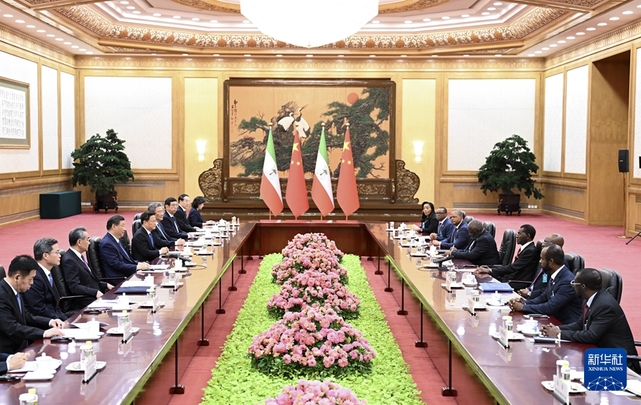 5月28日午後、習近平国家主席は国賓として中国を訪問した赤道ギニア共和国のオビアン・ンゲマ大統領と北京の人民大会堂で会談した。（撮影・張領）