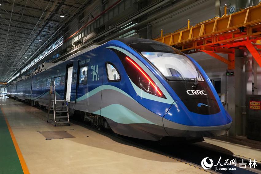 中国初の水素だけで走る列車が完成　排出するCO2はゼロ