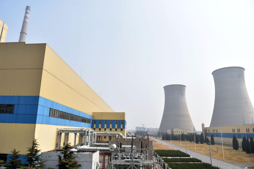 2017年3月18日、北京の最後の大型石炭火力発電所「華能北京熱発電所」の石炭燃焼発電機が稼働を停止し、北京は石炭を燃焼する発電所「ゼロ」という目標を達成。北京は中国初の全てクリーンエネルギーで発電する都市に(撮影・張晨霖) 。