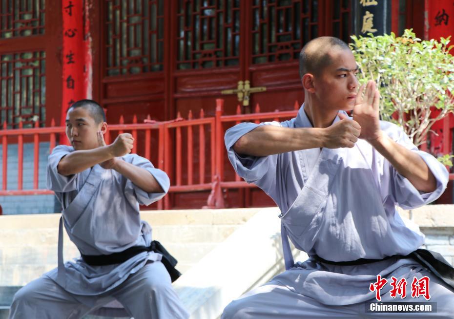 少林寺で中国拳法の魅力に迫る　河南省
