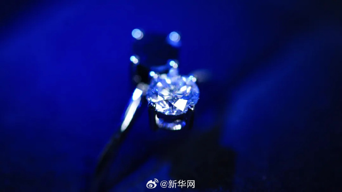 【音声ニュース】 北京科技大学の卒業記念品は「ダイヤの指輪」