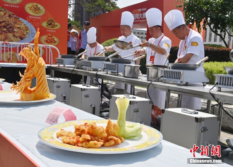 中国東北料理の人気メニュー「鍋包肉」の世界コンテスト開催　吉林省