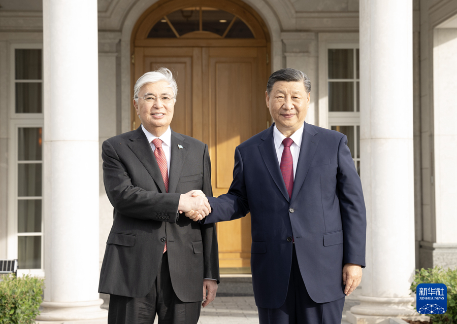 習近平国家主席がカザフスタンのトカエフ大統領と友好的な意見交換