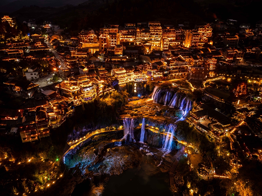 芙蓉古鎮の空撮夜景