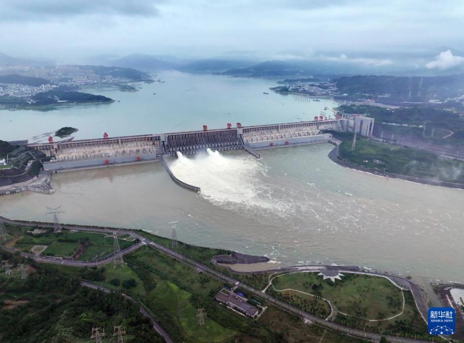 三峡ダム、今年初めての放流を実施