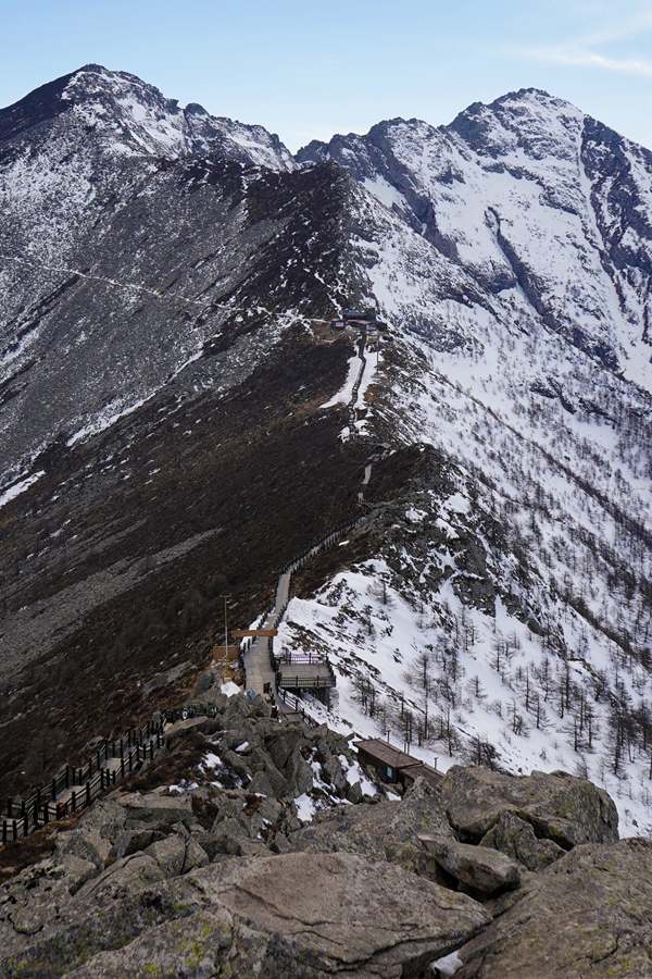 春遠き太白山